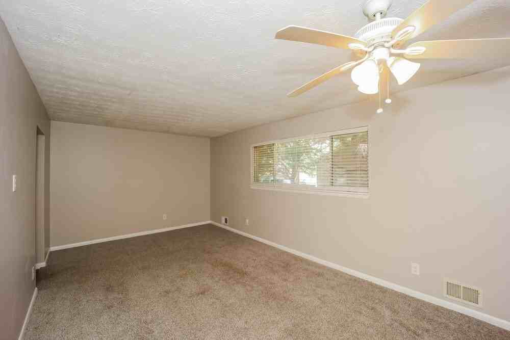 5269 The Savoy St - Photo 4 of 16