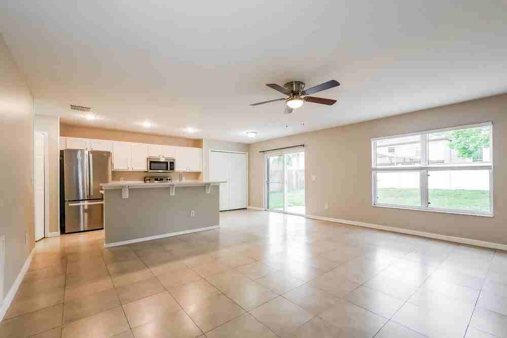 13210 Moss Hollow Ct - Photo 4 of 17