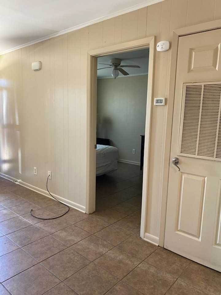 606 S Trenton St #18 - Photo 3 of 5