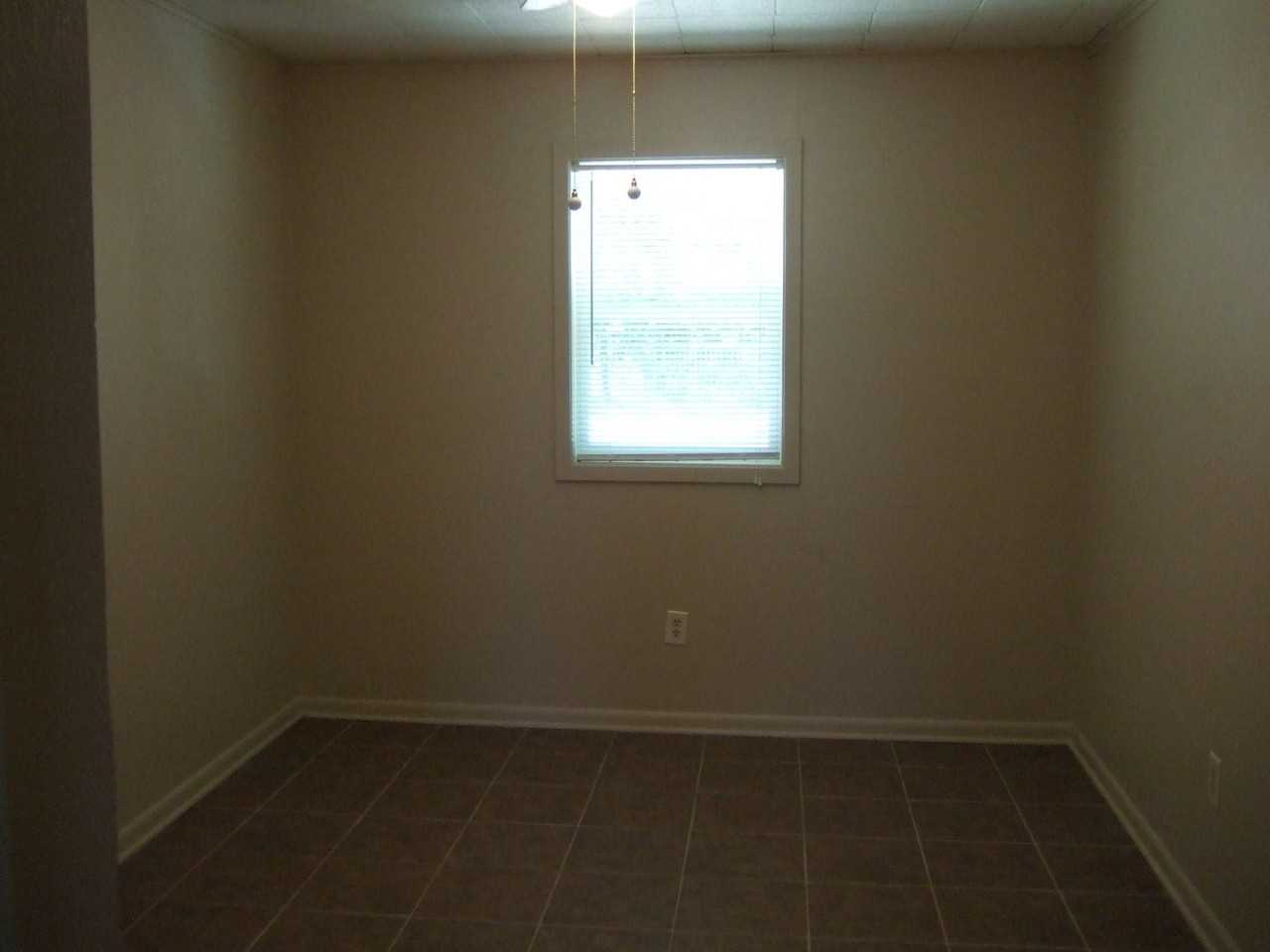 606 S Trenton St #18 - Photo 4 of 5