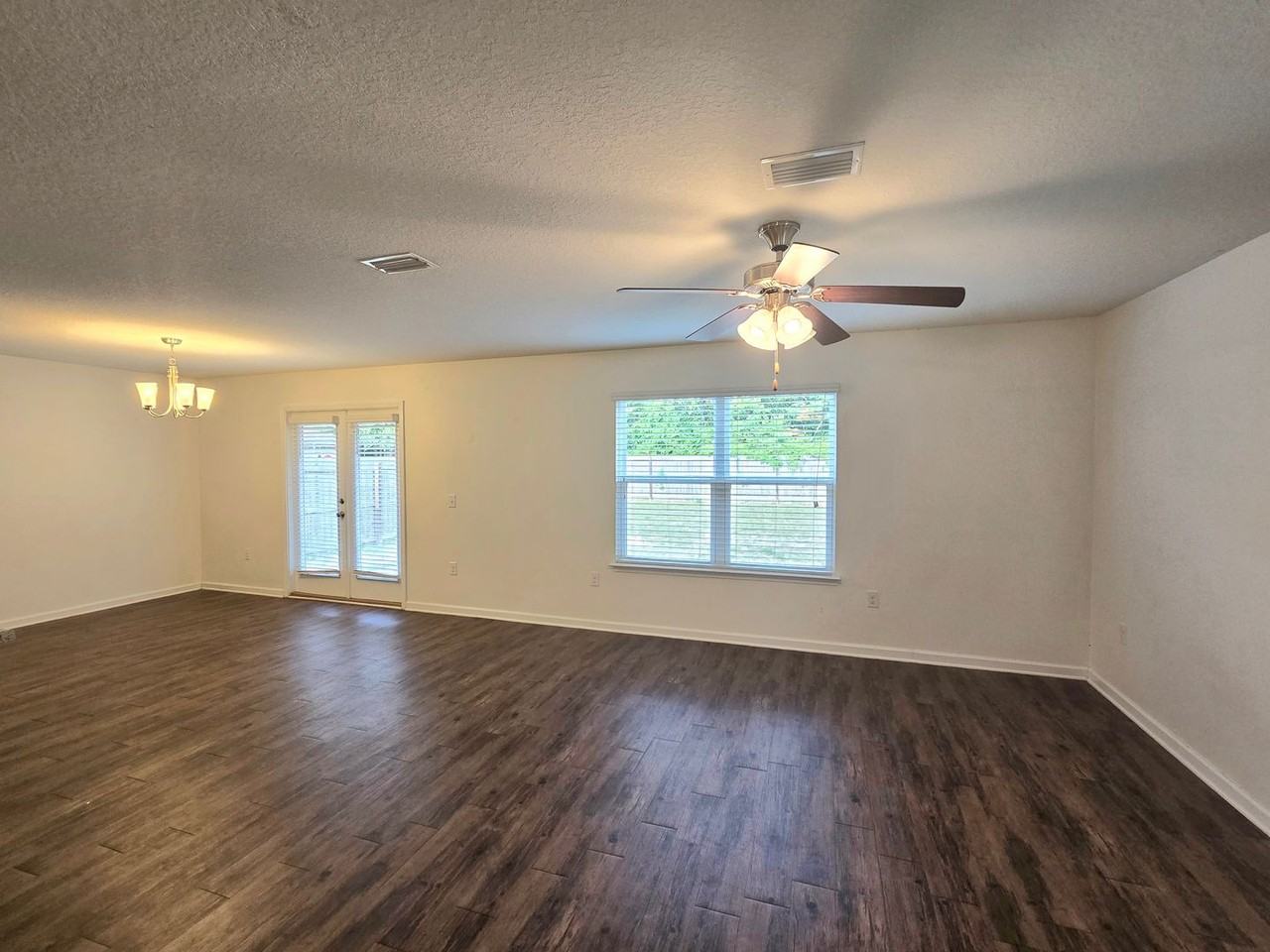 5860 Magnolia Bend Blvd - Photo 4 of 18