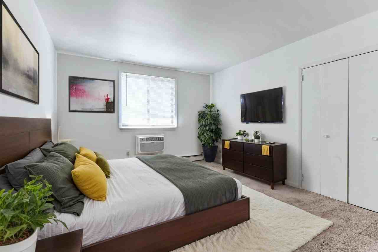 Oak Terrace Apartments - Photo 7 of 12