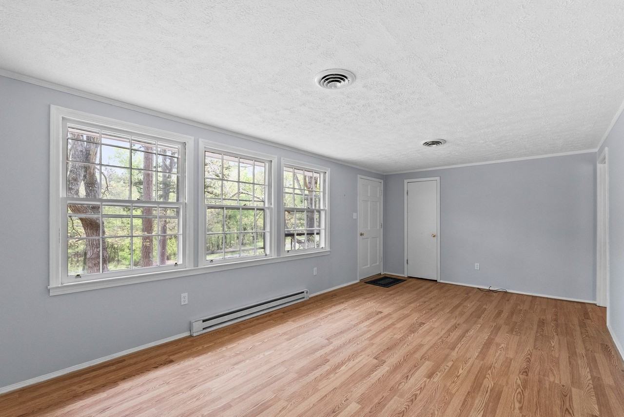 272 Watkins Dr - Photo 7 of 40