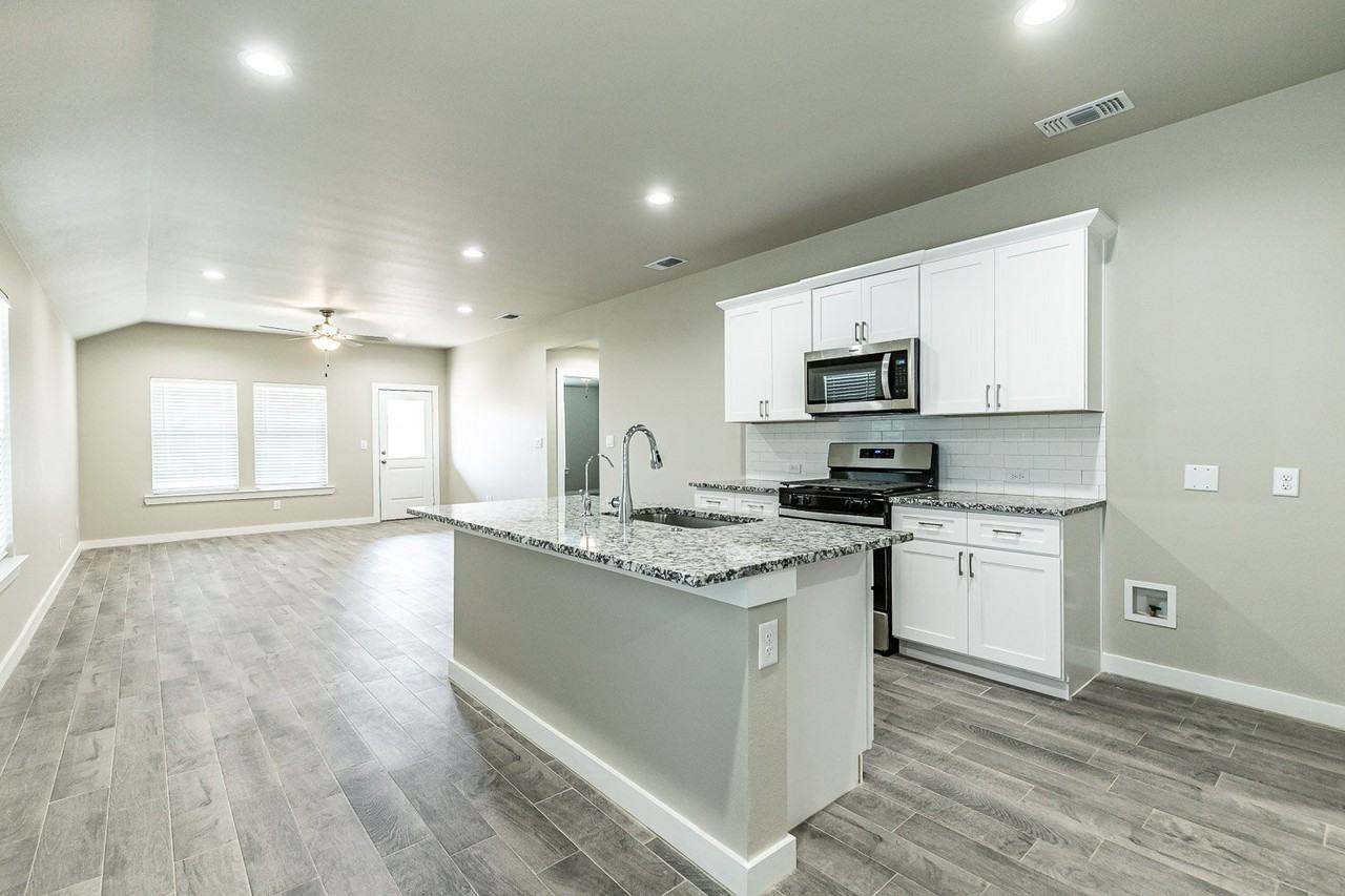 4608 126th St - Photo 4 of 24