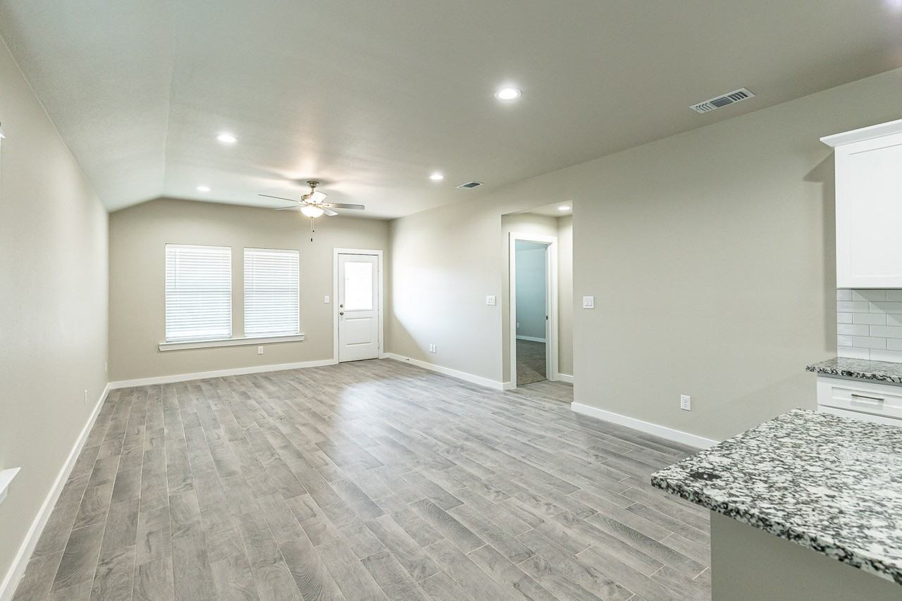 4608 126th St - Photo 5 of 24