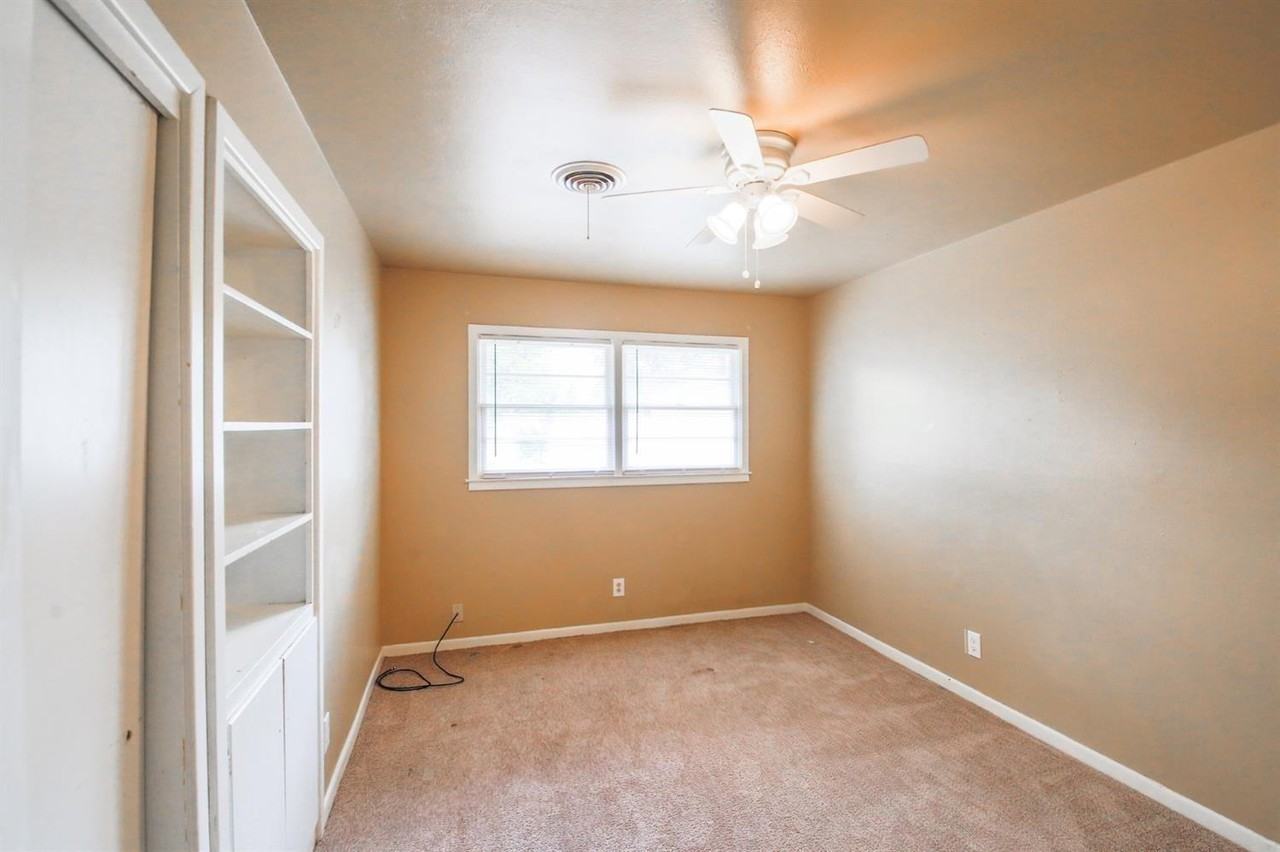 3809 25th St - Photo 4 of 8