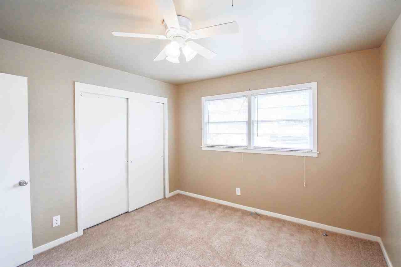 3809 25th St - Photo 6 of 8