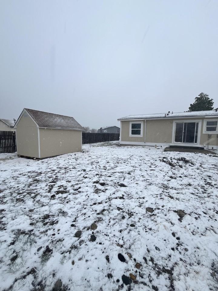 105 Nickerson Ave - Photo 3 of 17