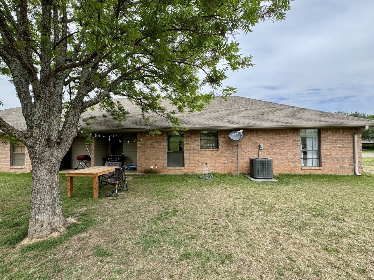 1100 Prairie Wind Blvd - Photo 3 of 18