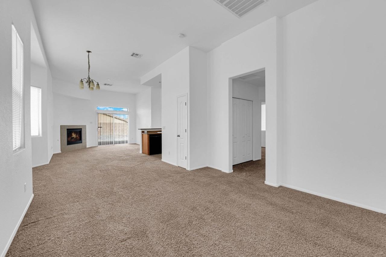 712 Yew Barrow Ct - Photo 3 of 19