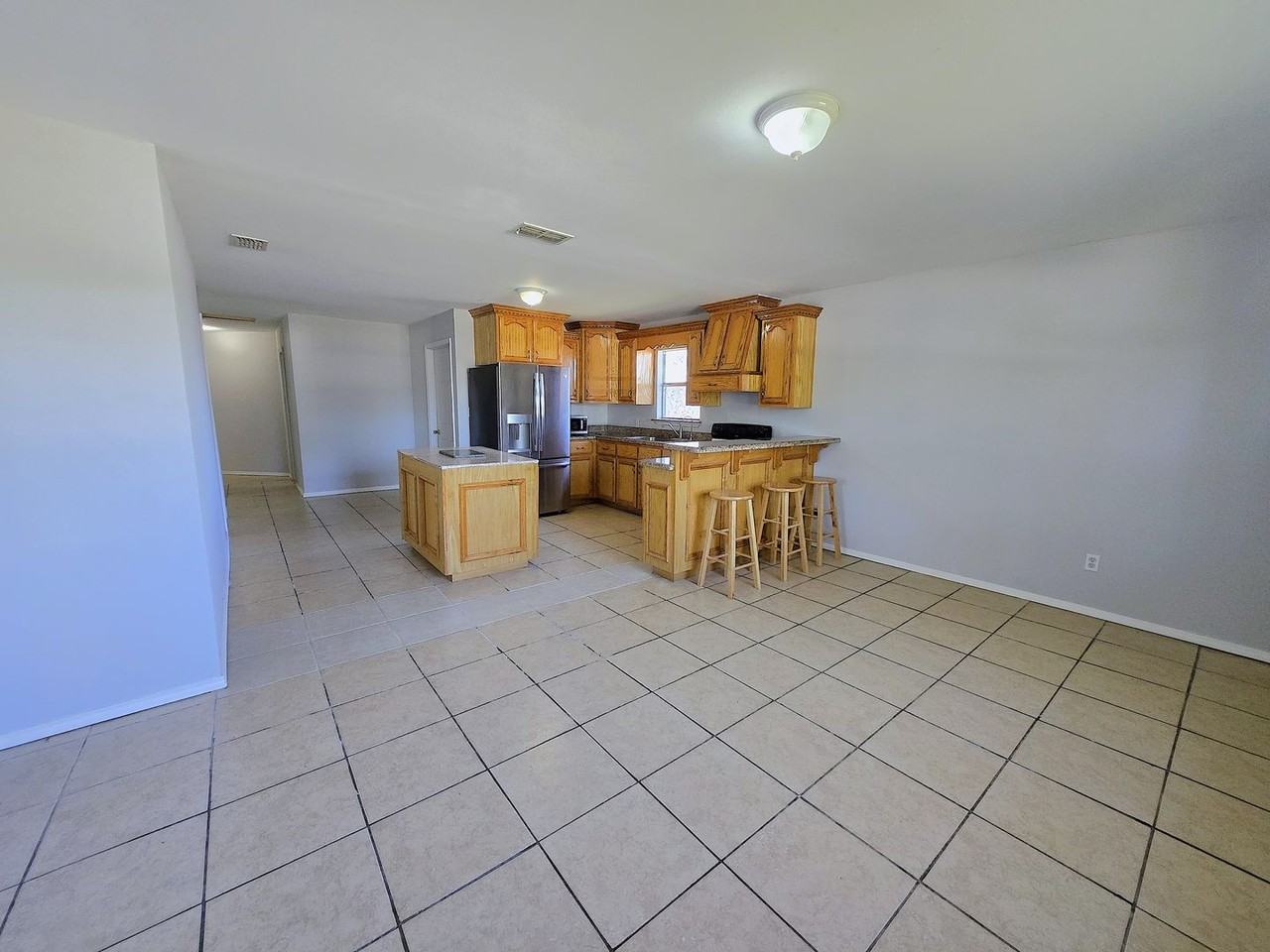 3818 Waterfall St - Photo 2 of 14