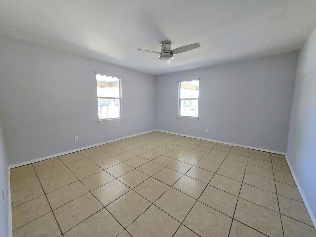 3818 Waterfall St - Photo 6 of 14