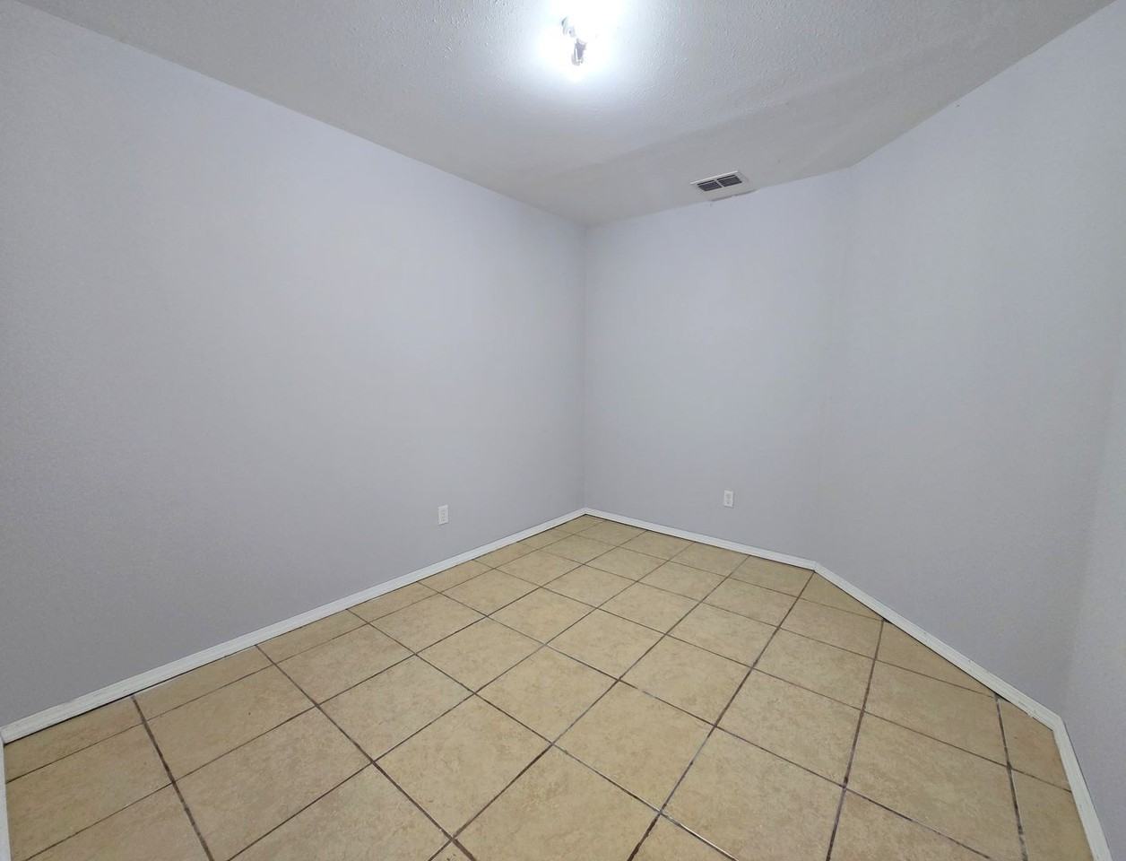 3818 Waterfall St - Photo 7 of 14