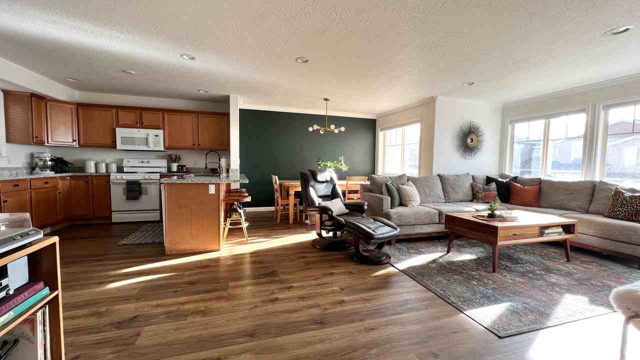 1285 Alpine Way - Photo 2 of 10
