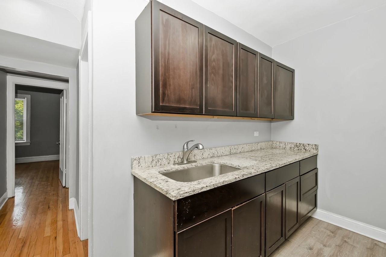 Marquette/Campbell (SE Corner) - Photo 4 of 9