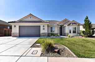 featured image of 262 E Munich Dr