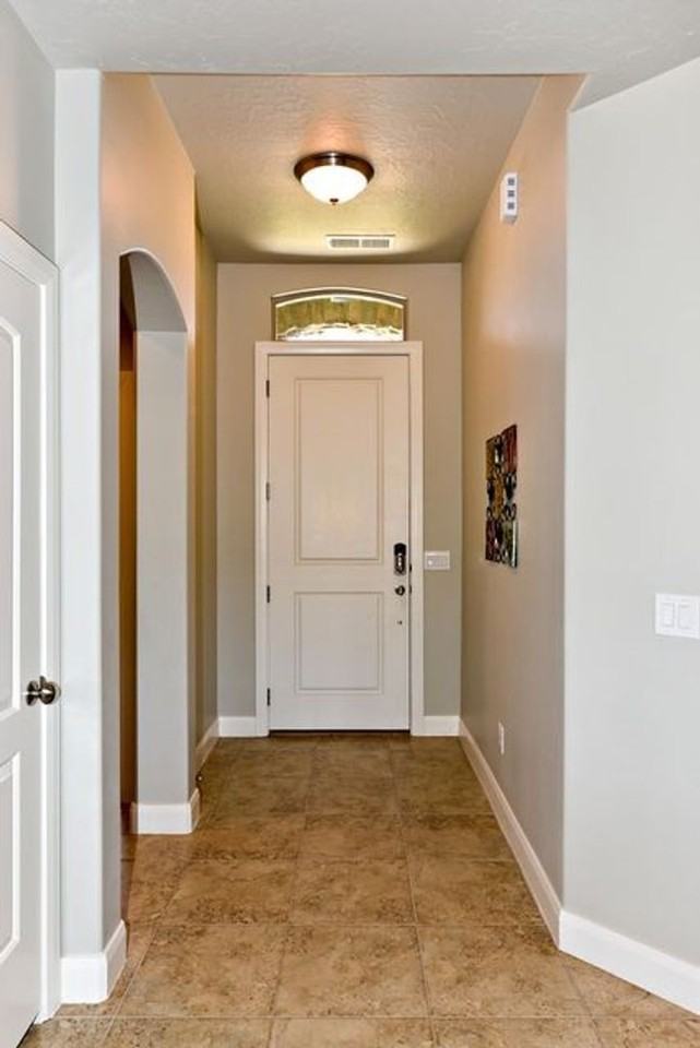 262 E Munich Dr - Photo 3 of 14