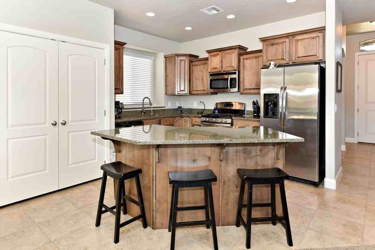 262 E Munich Dr - Photo 5 of 14