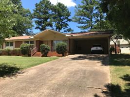 featured image of 946 Boswell Dr
