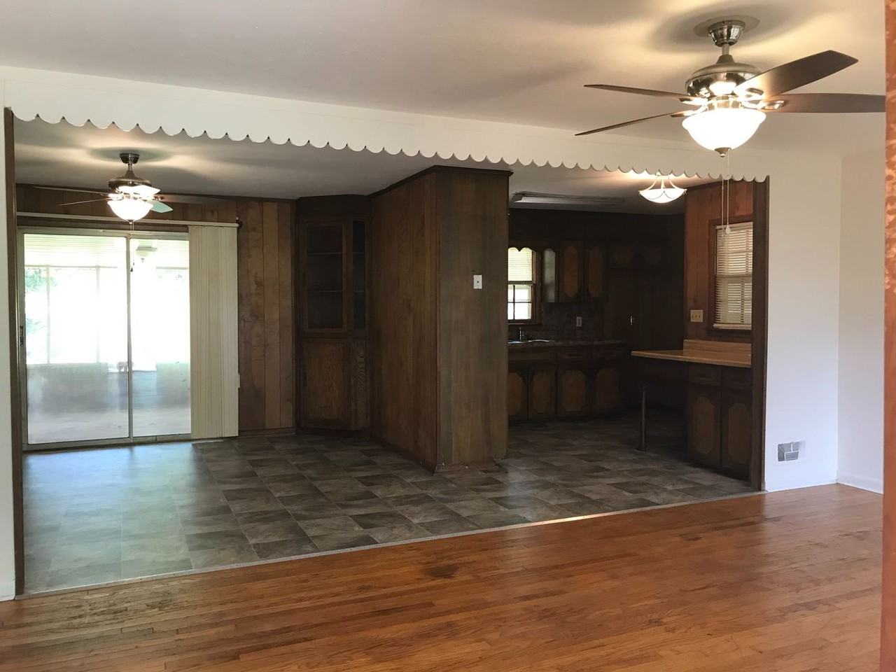 946 Boswell Dr - Photo 4 of 18