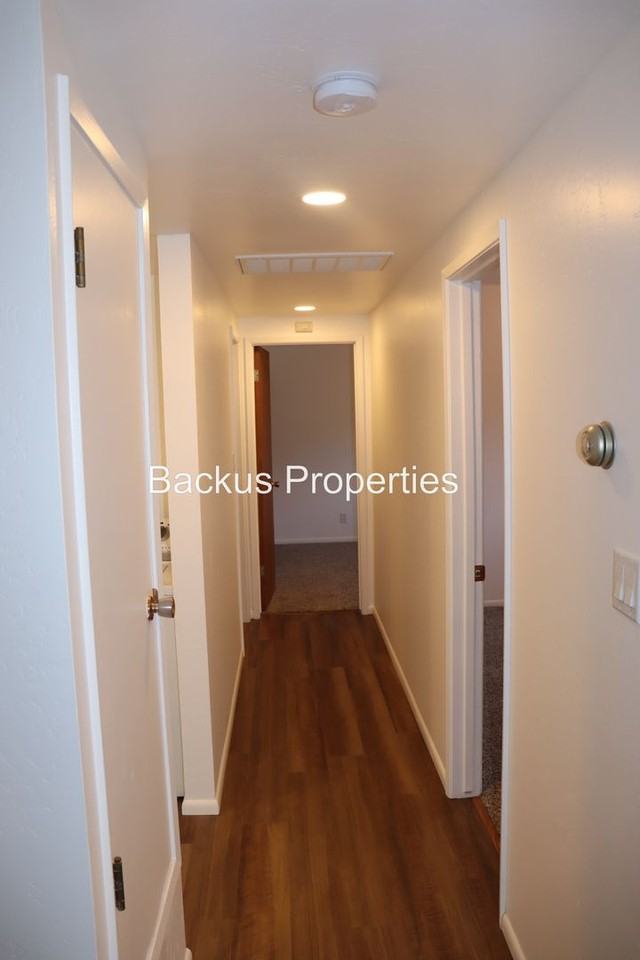 738 Carmelita Dr - Photo 6 of 17