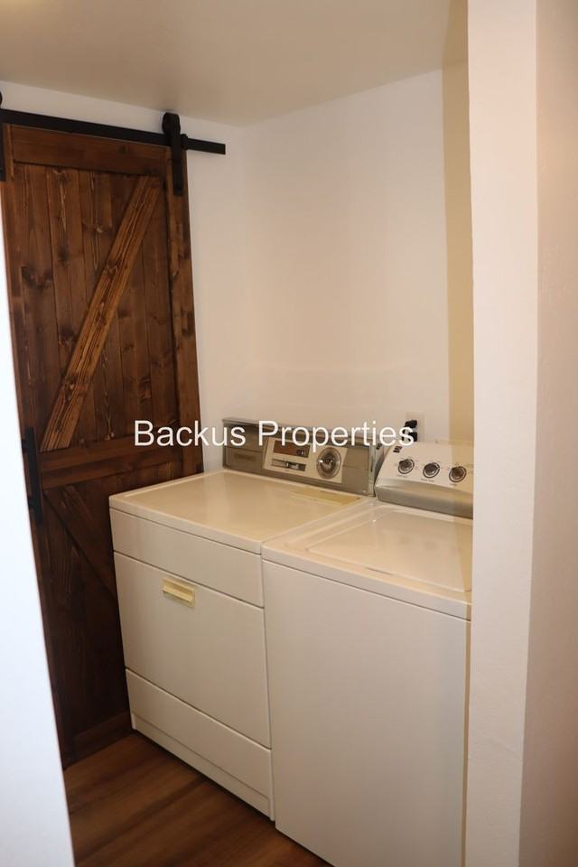 738 Carmelita Dr - Photo 7 of 17