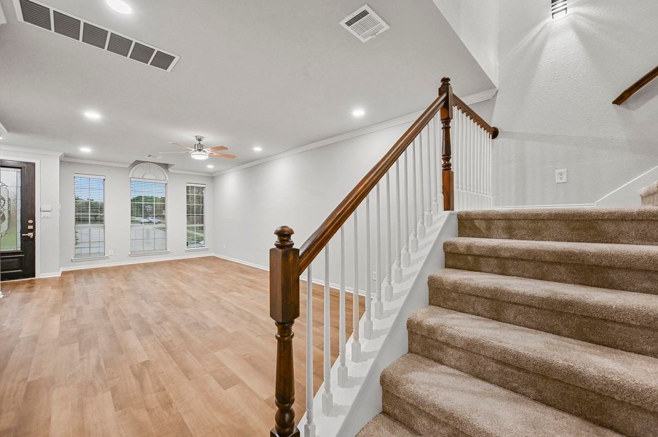 1045 Rodin Ln - Photo 4 of 24