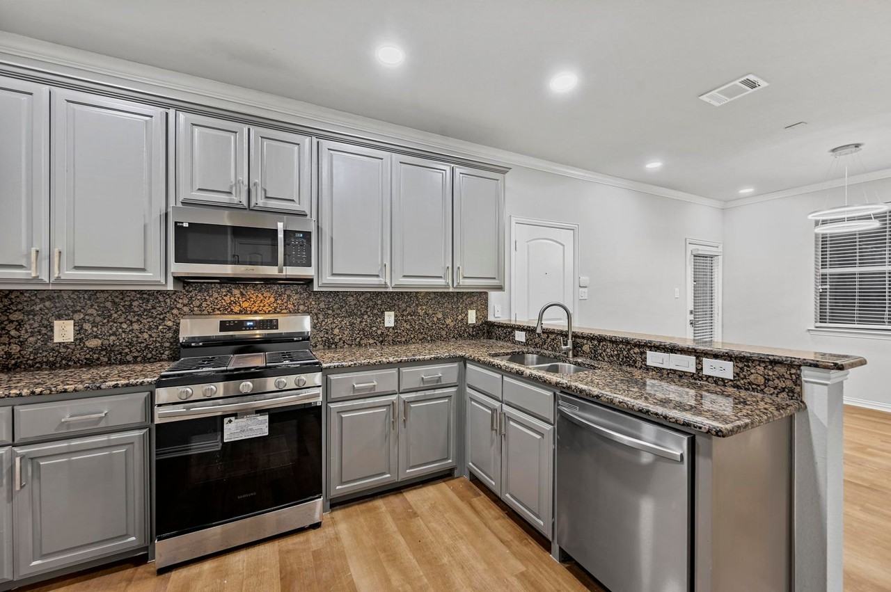 1045 Rodin Ln - Photo 6 of 24