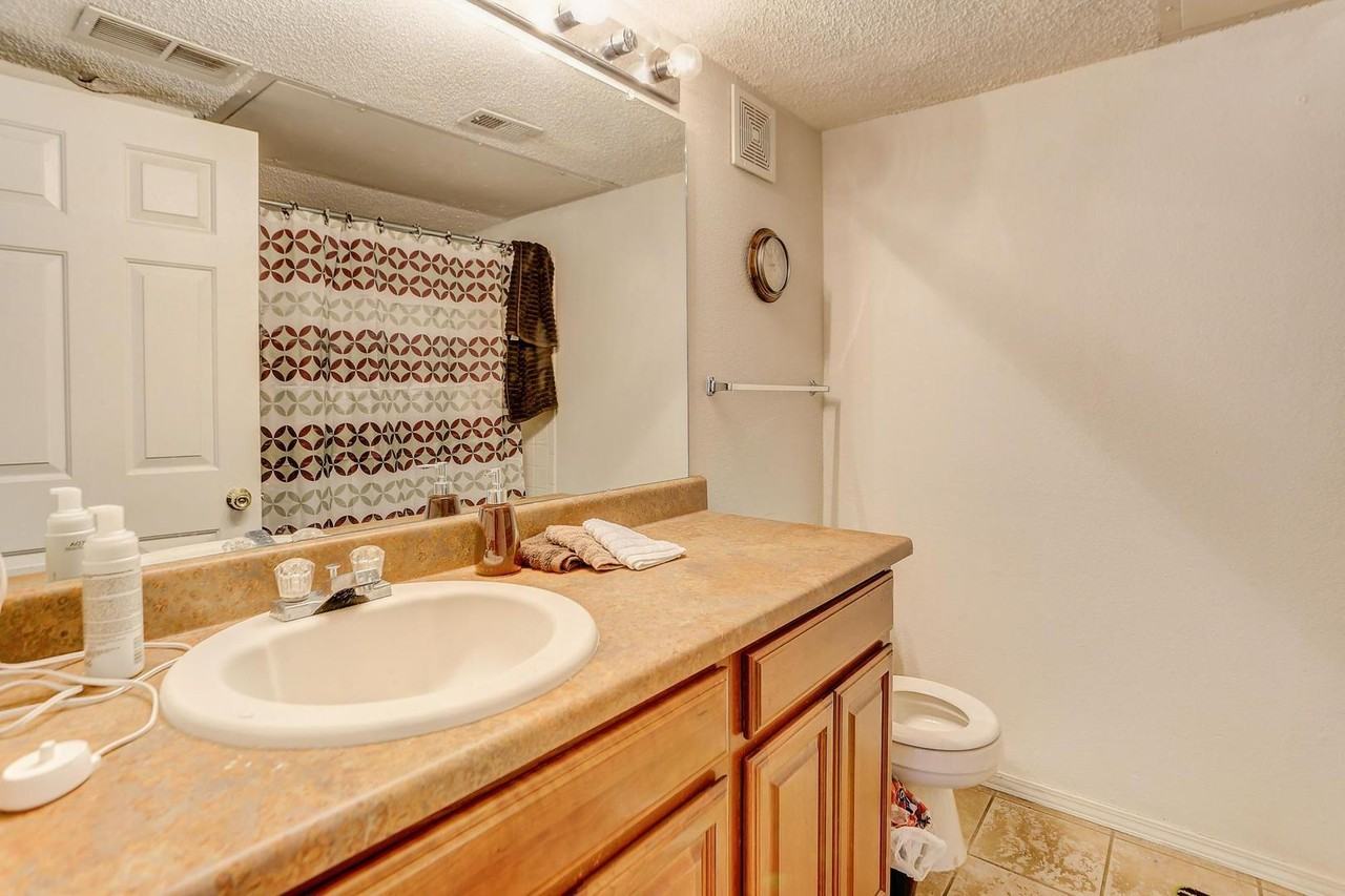 2145 Eagle Ave - Photo 3 of 11