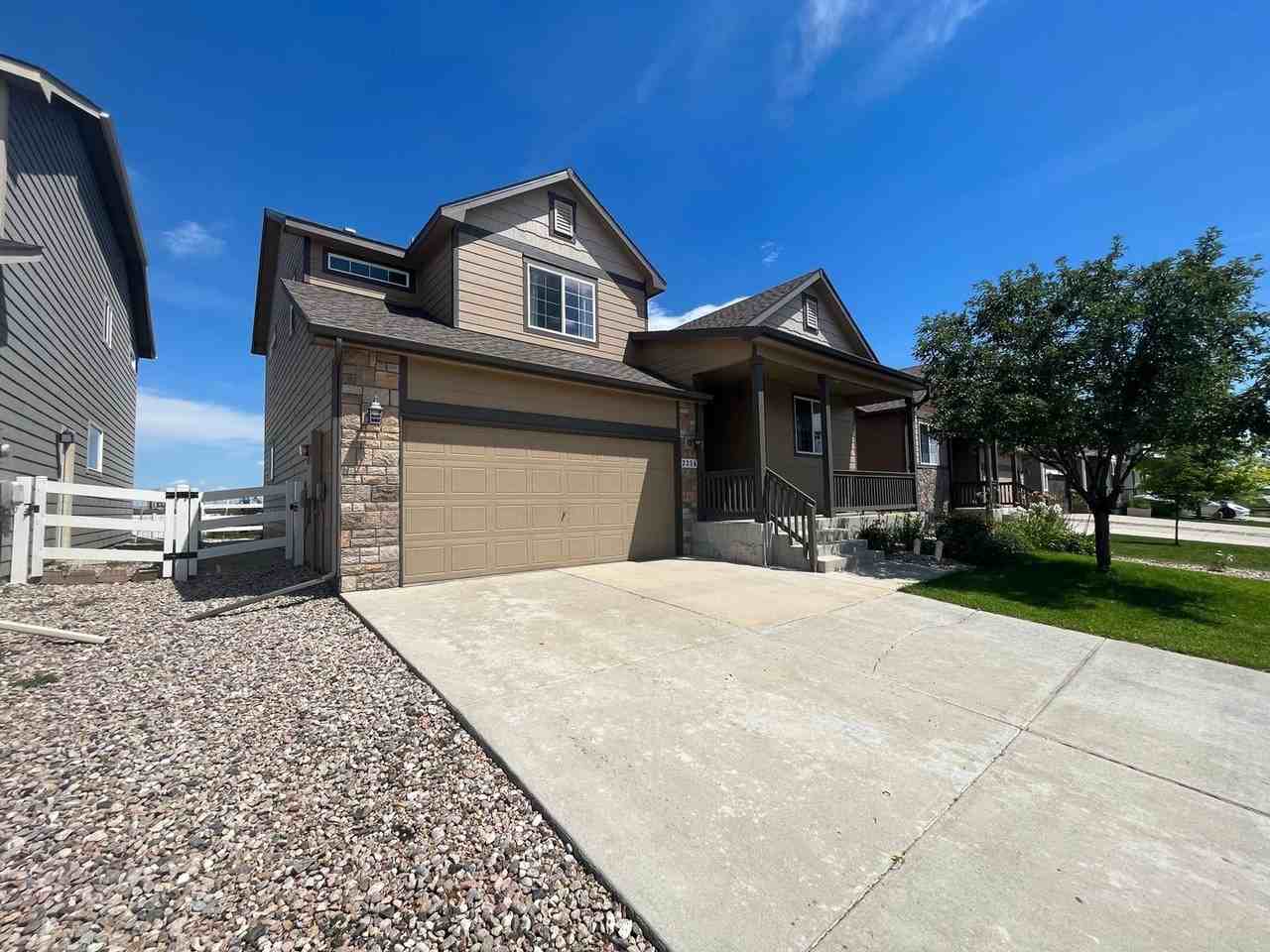 2256 Thoreau Dr - Photo 2 of 33