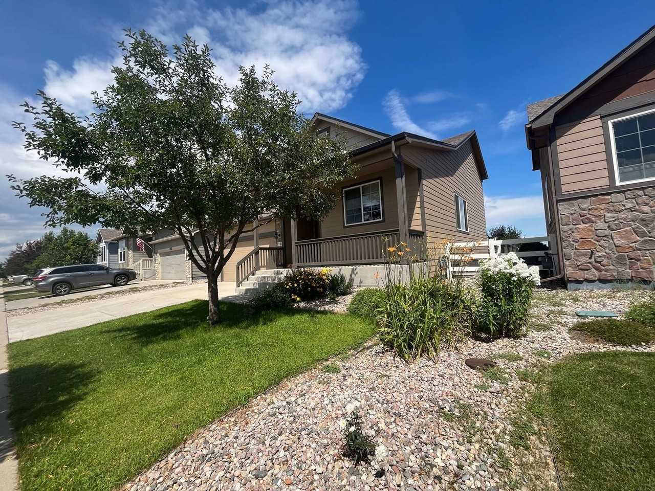 2256 Thoreau Dr - Photo 3 of 33