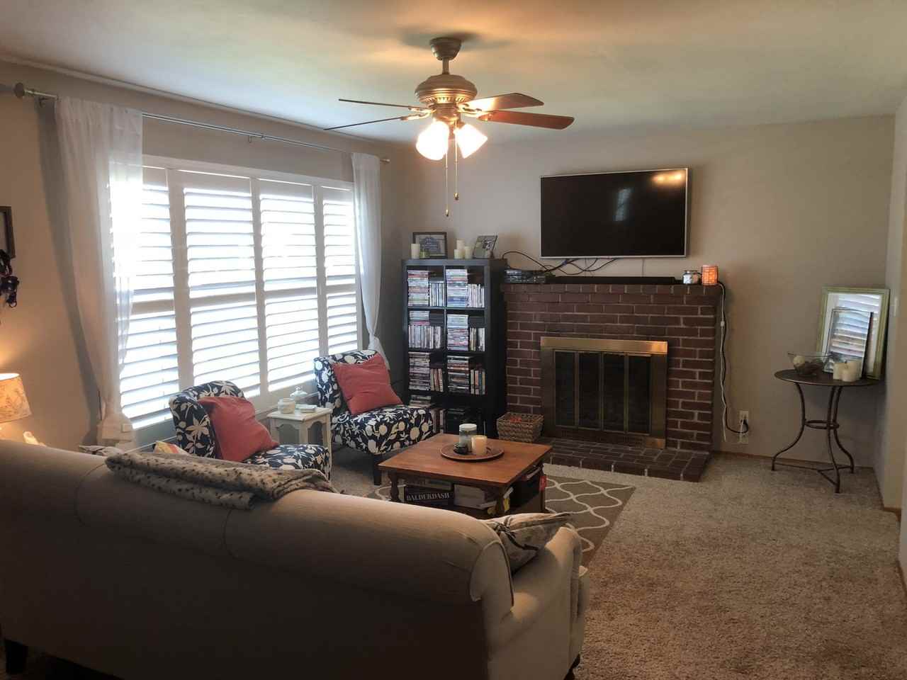 1006 Coloma Way - Photo 2 of 22