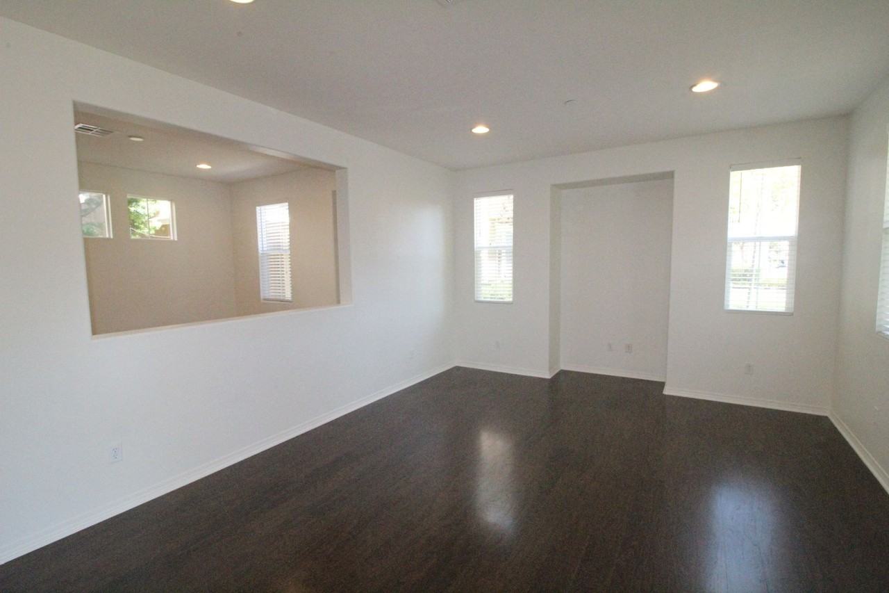 3139 Lisbon Ln - Photo 4 of 35
