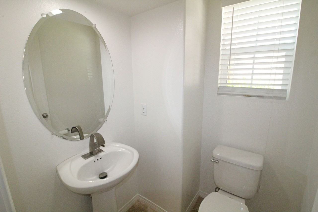 3139 Lisbon Ln - Photo 7 of 35
