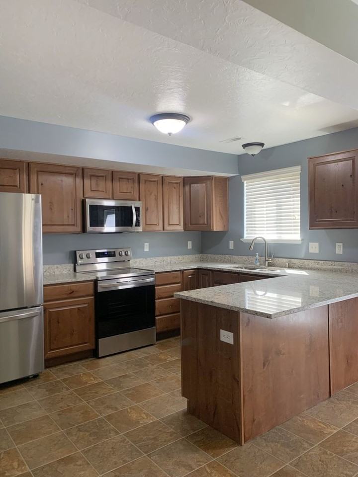 1060 E 200 S #302 - Photo 3 of 29