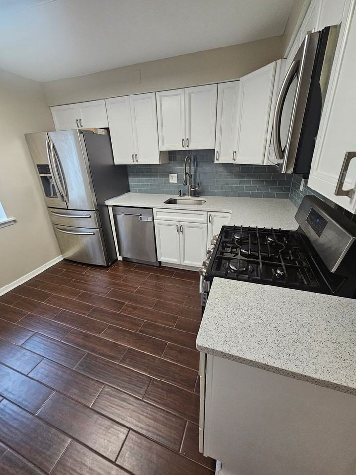 1927 Greenberry Rd - Photo 2 of 14