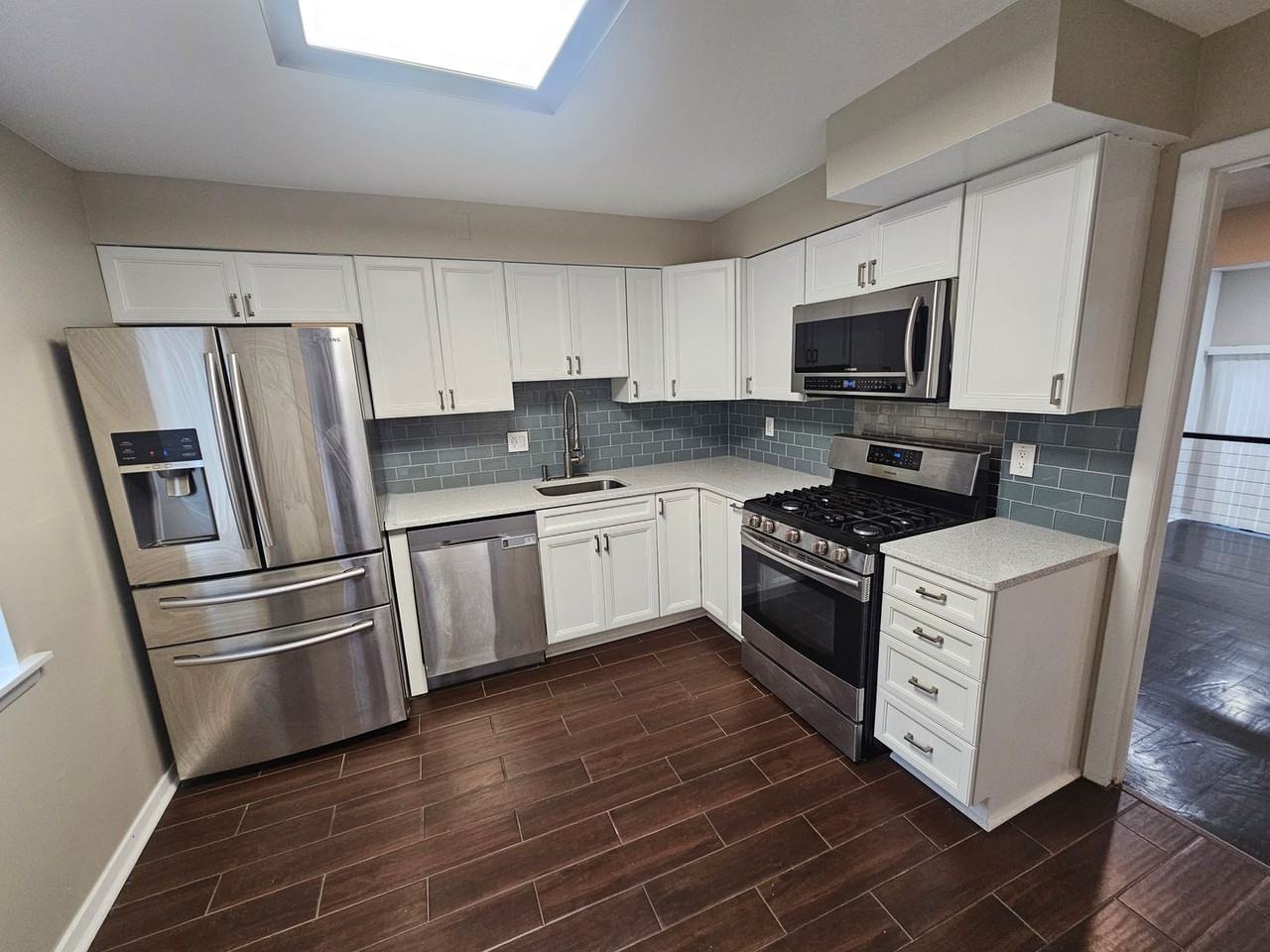 1927 Greenberry Rd - Photo 3 of 14