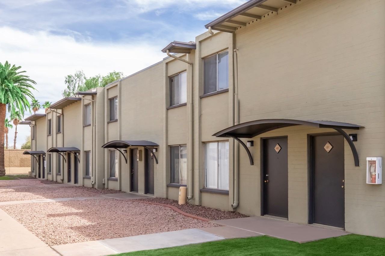 Cypress Manor Apartments - Photo 6 of 8