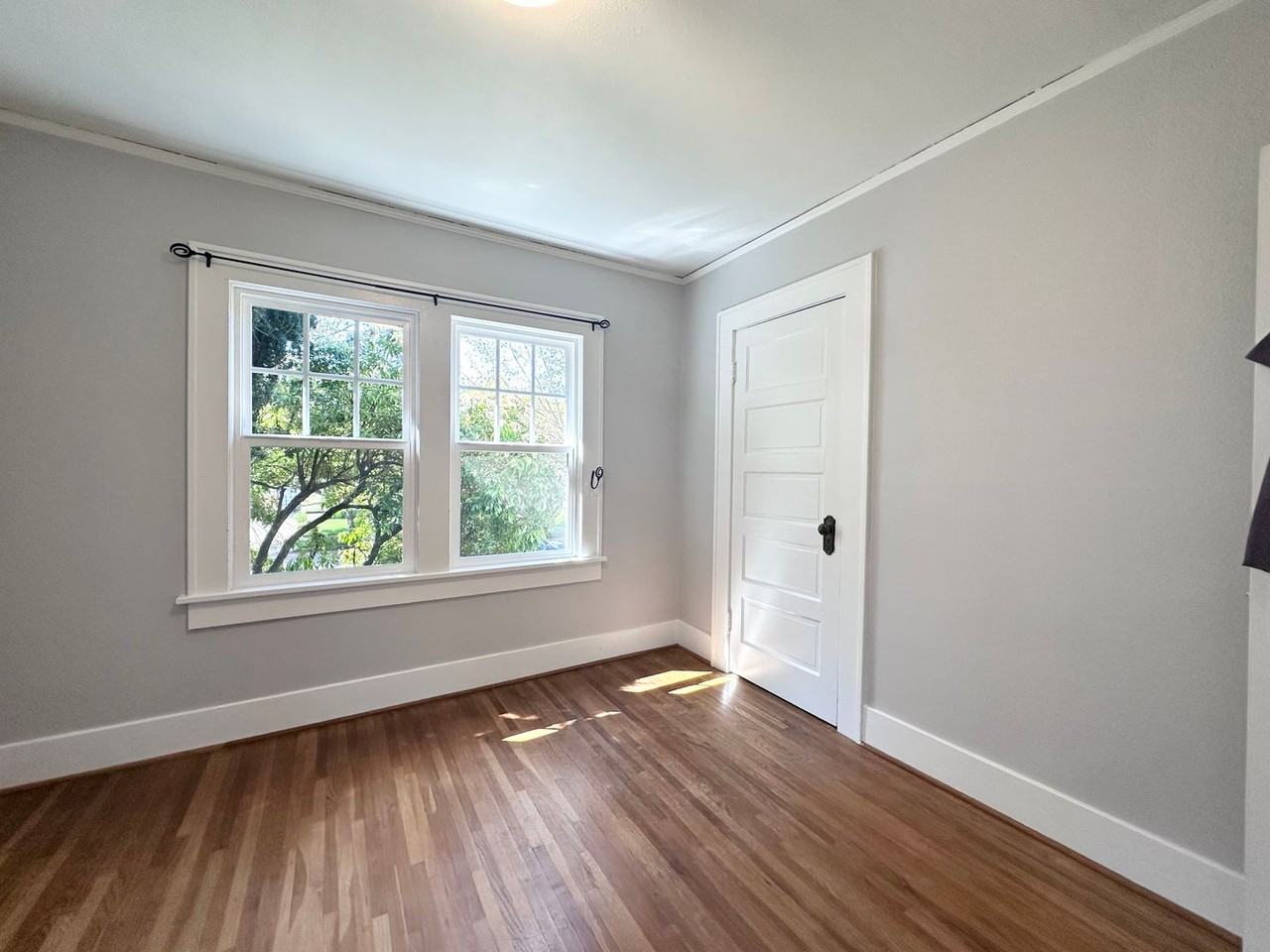 1928 Ne 64th Ave - Photo 5 of 29