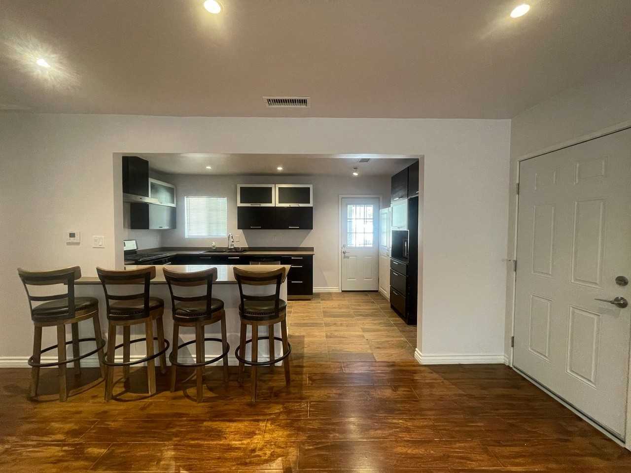 10161 E Avenue S8 - Photo 2 of 16
