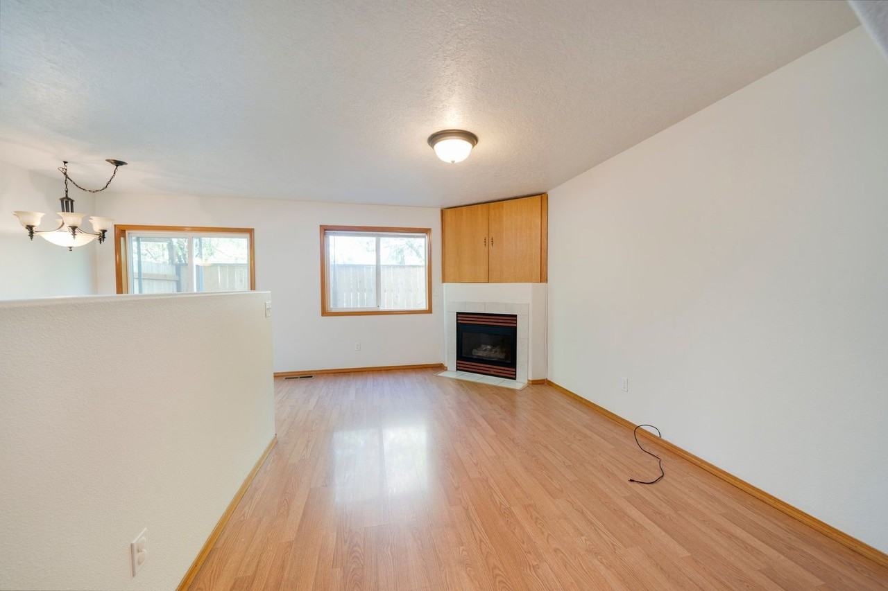 16971 Se Ankeny St - Photo 6 of 26