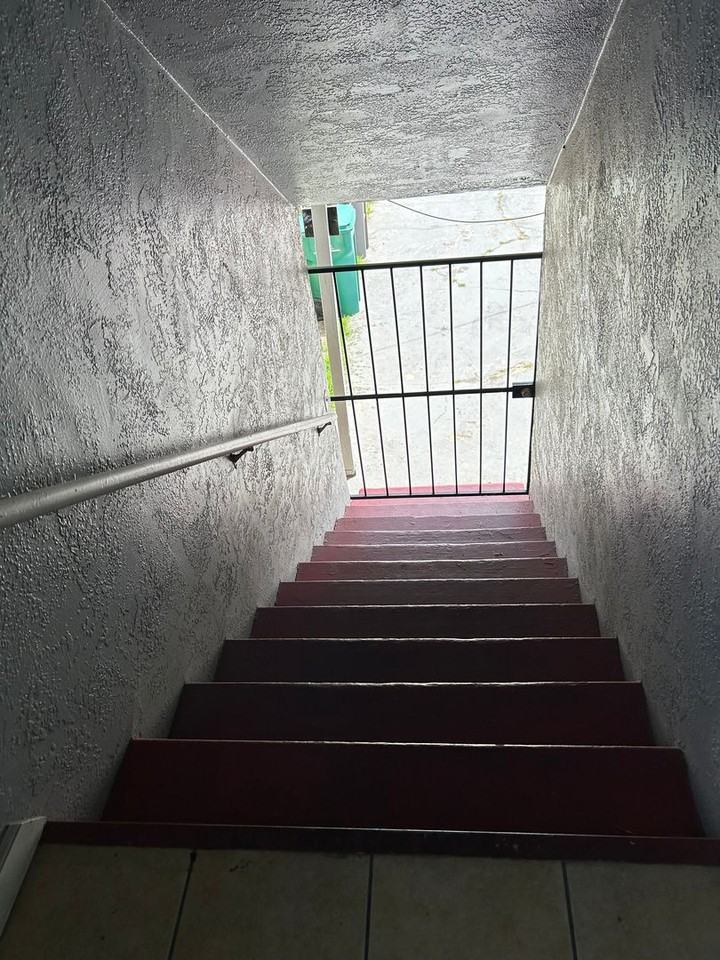 1461 103rd Ave - Photo 2 of 10