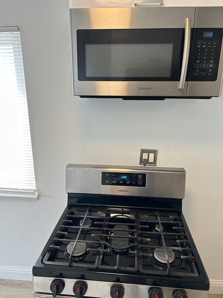 1461 103rd Ave - Photo 6 of 10