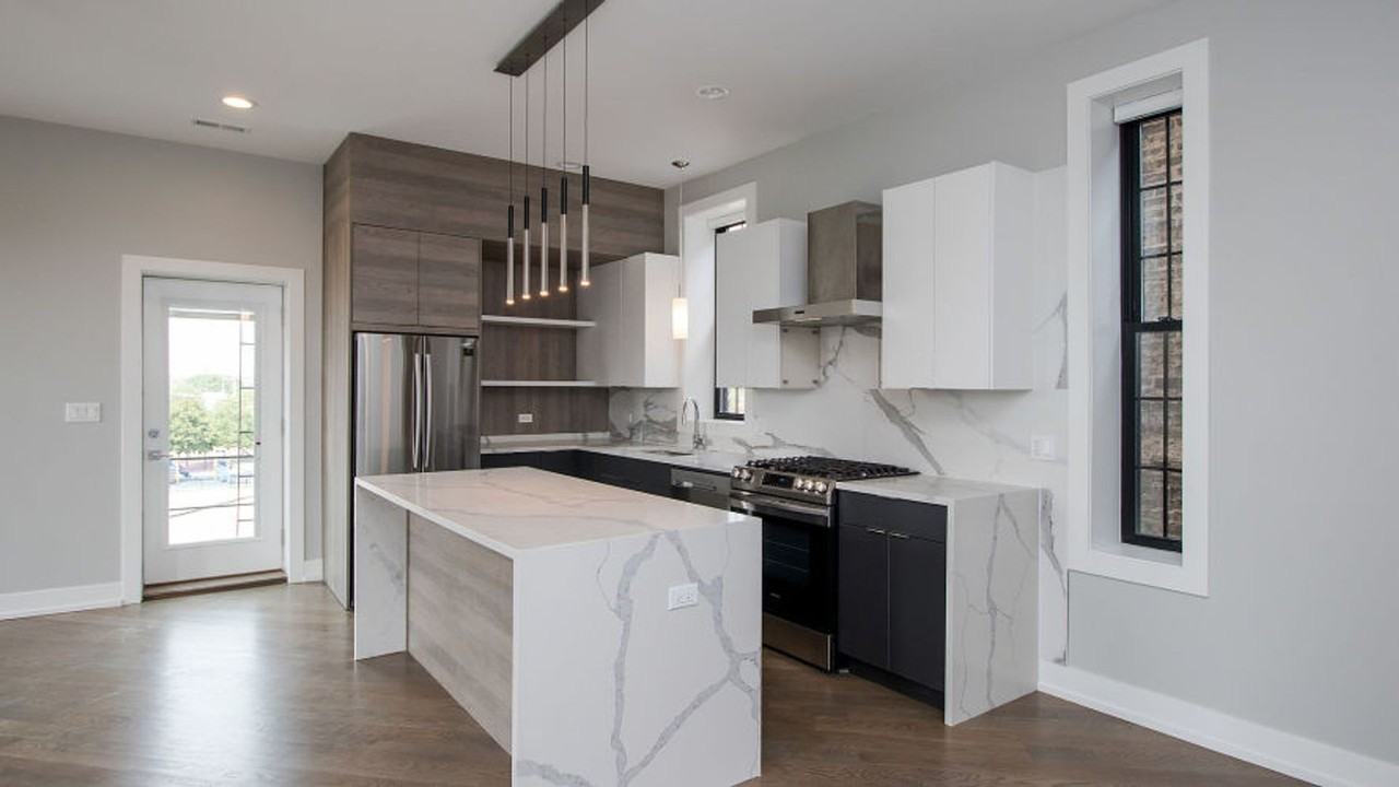 1436 1436 W Blackhawk - 302 - Photo 2 of 22