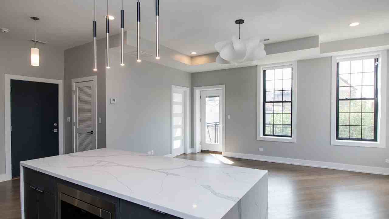 1436 1436 W Blackhawk - 302 - Photo 3 of 22