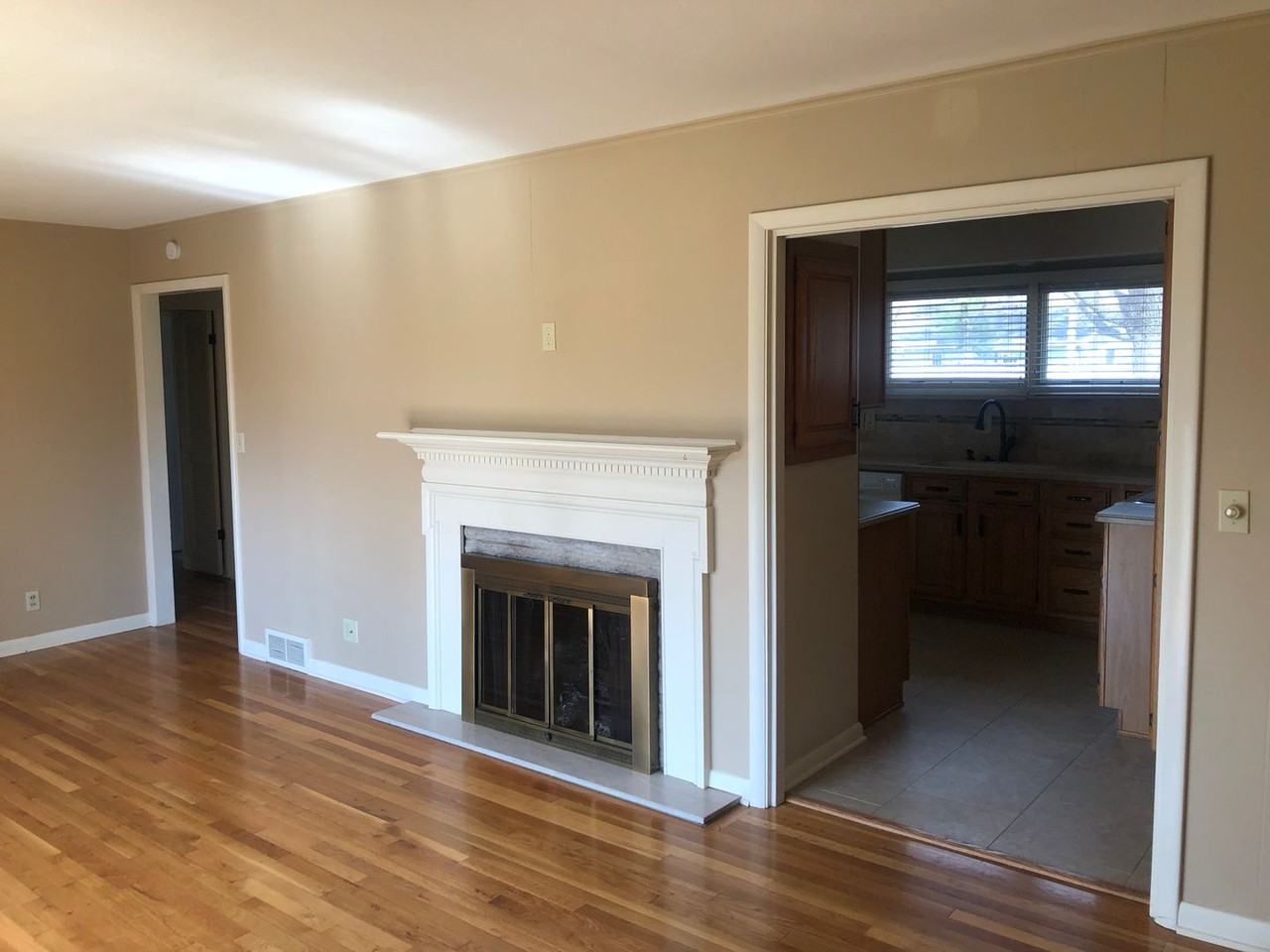 1721 N Salisbury St - Photo 3 of 19