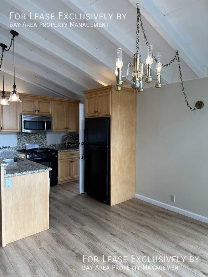 2216 Ewell Rd - Photo 3 of 11