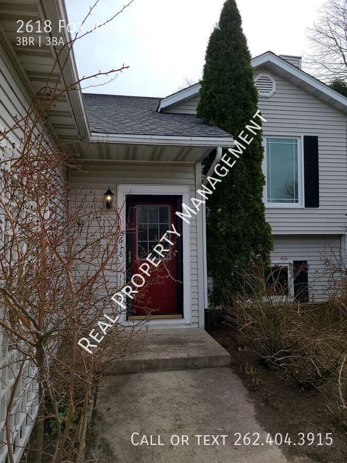 2618 Fox River Pkwy - Photo 2 of 27