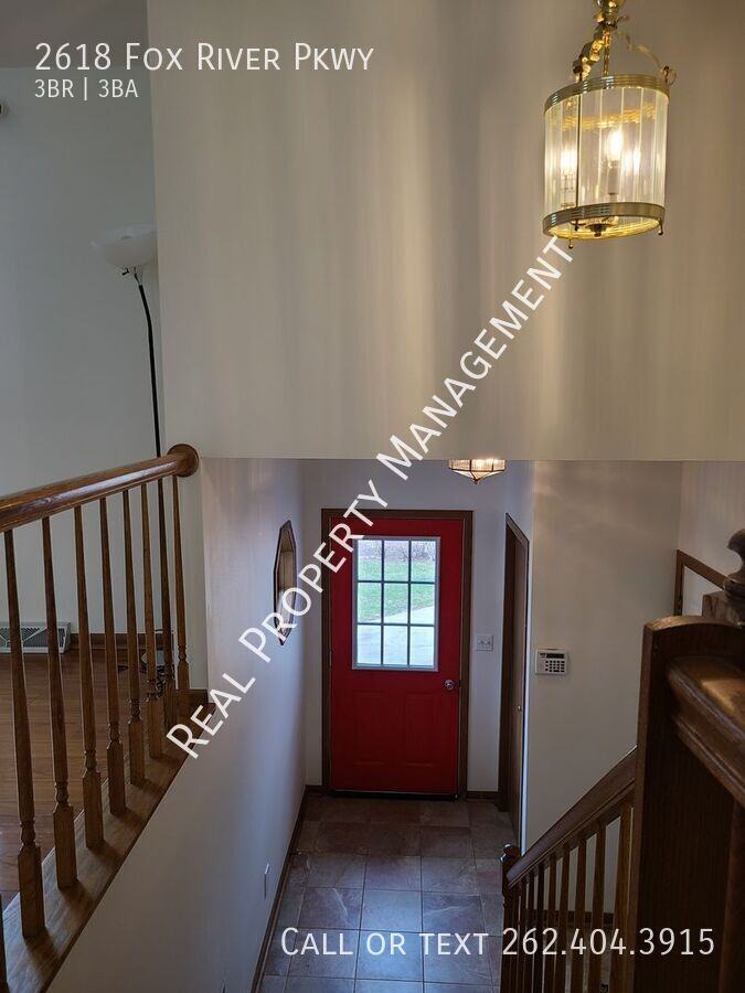 2618 Fox River Pkwy - Photo 3 of 27