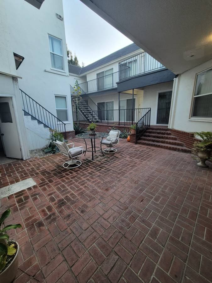 489 S Robertson Blvd #1-2 - Photo 2 of 12